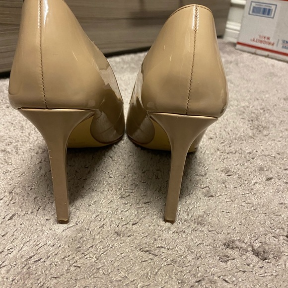 Nine West nude patent pump - Picture 3 of 4